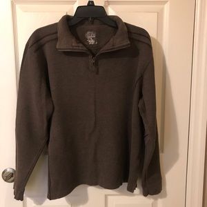 Men’s brown sweater